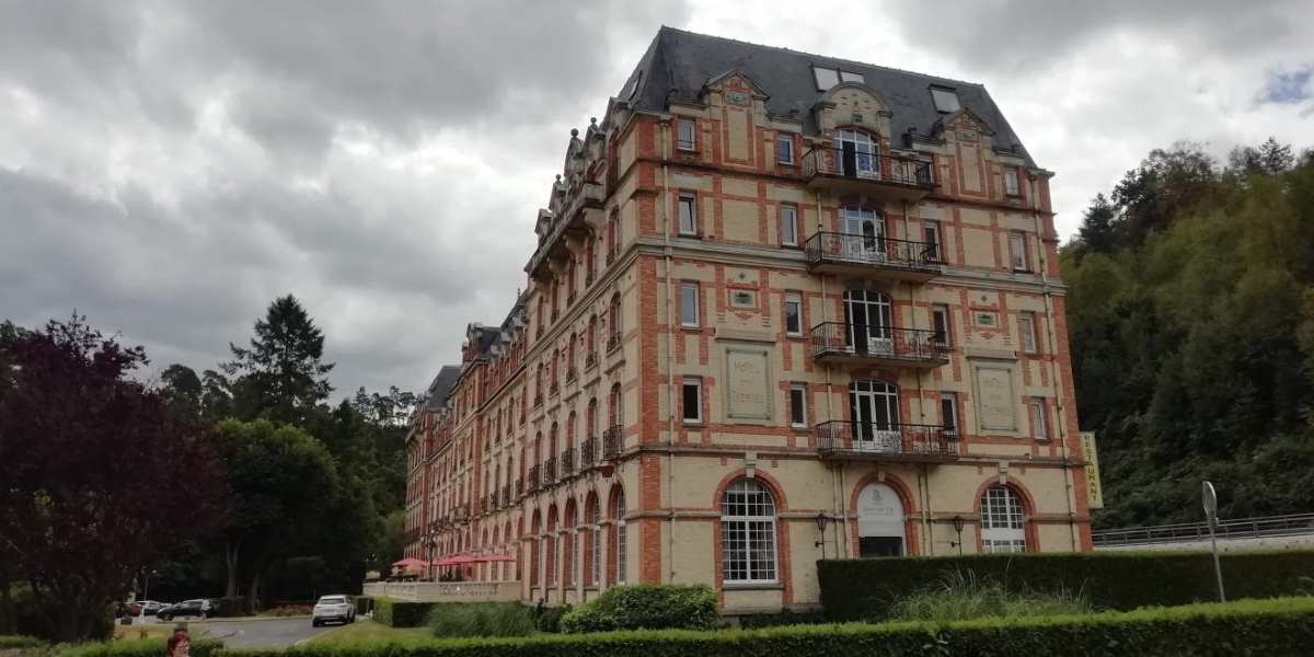 bagnoles del orne arquitectura normandia francia