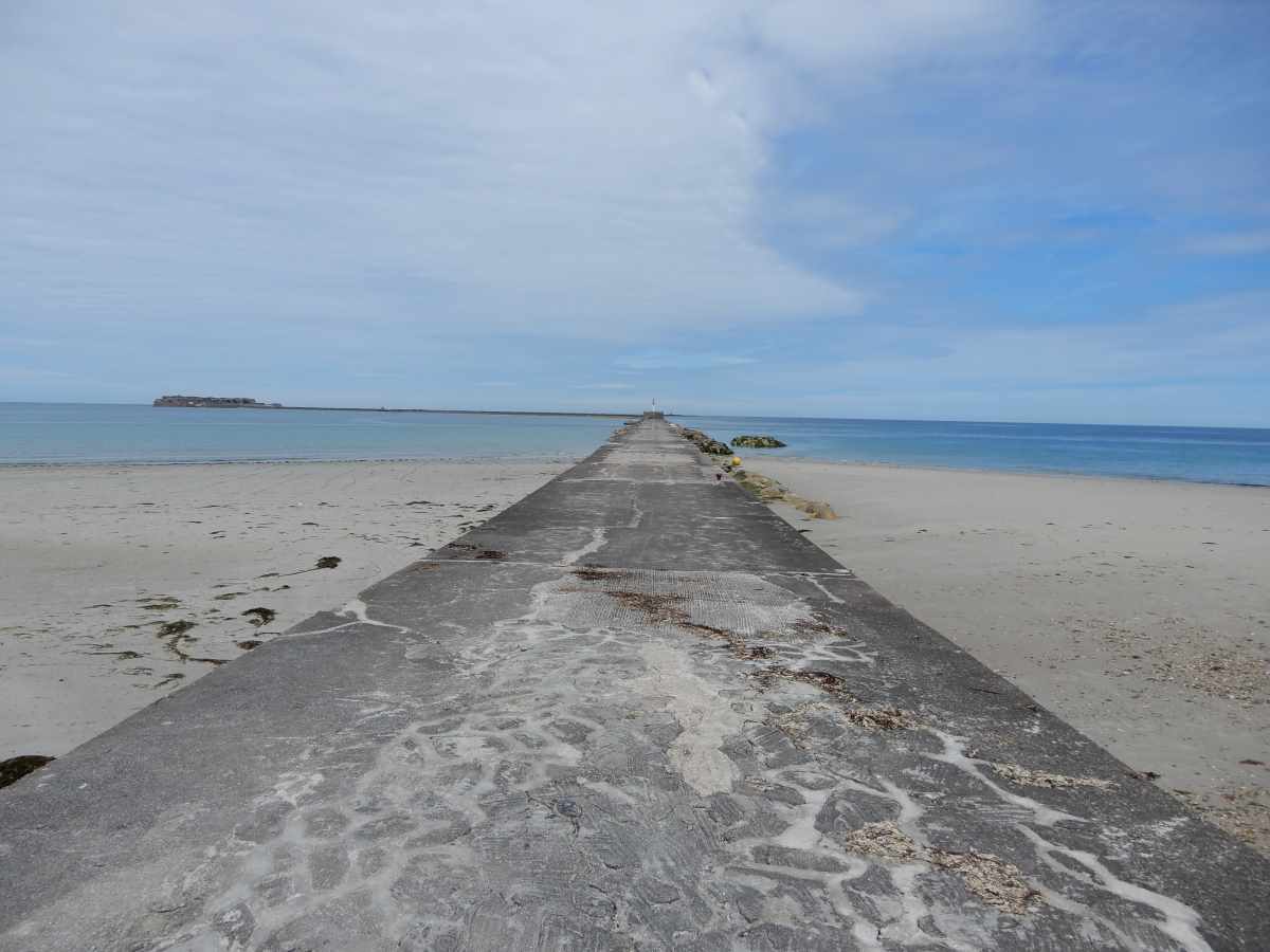 dique plage collignon chebourg normandia francia