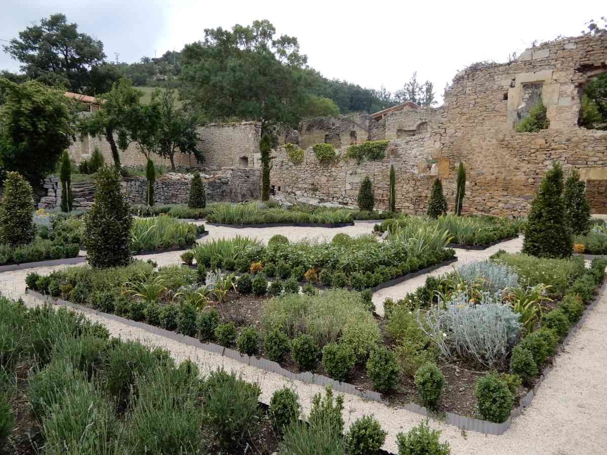 jardin monasterio santa maria rioseco burgos