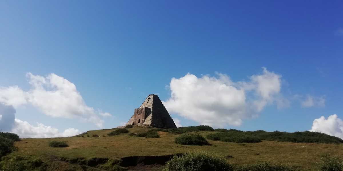 piramide italianos panoramica