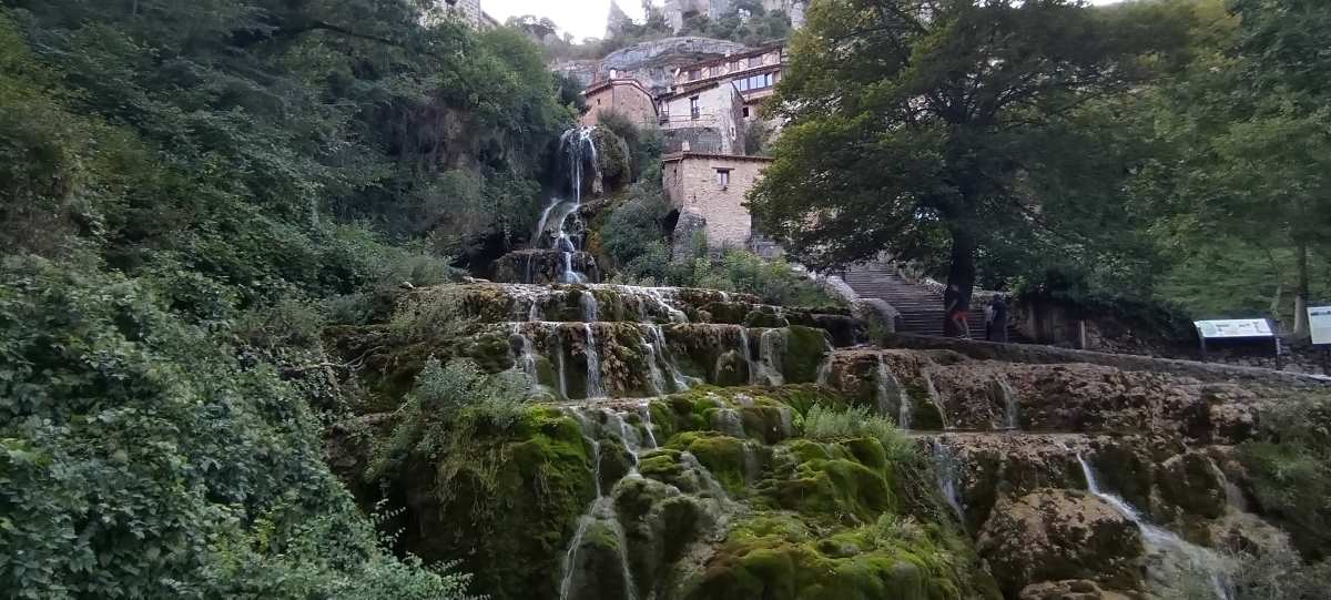 orbaneja del castillo cascada ruta cañones del ebro