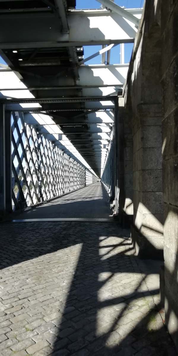 puente miño tui galicia