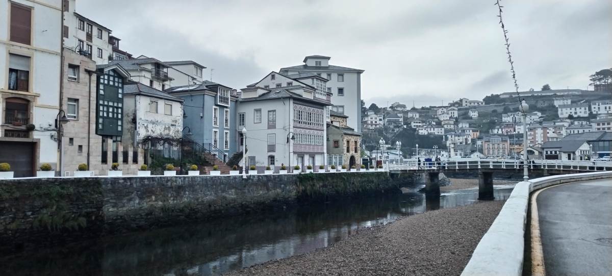luarca asturias paseo centro ciudad