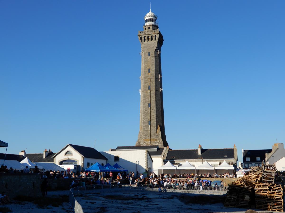 fest noz phare eckmuhl penmarch france