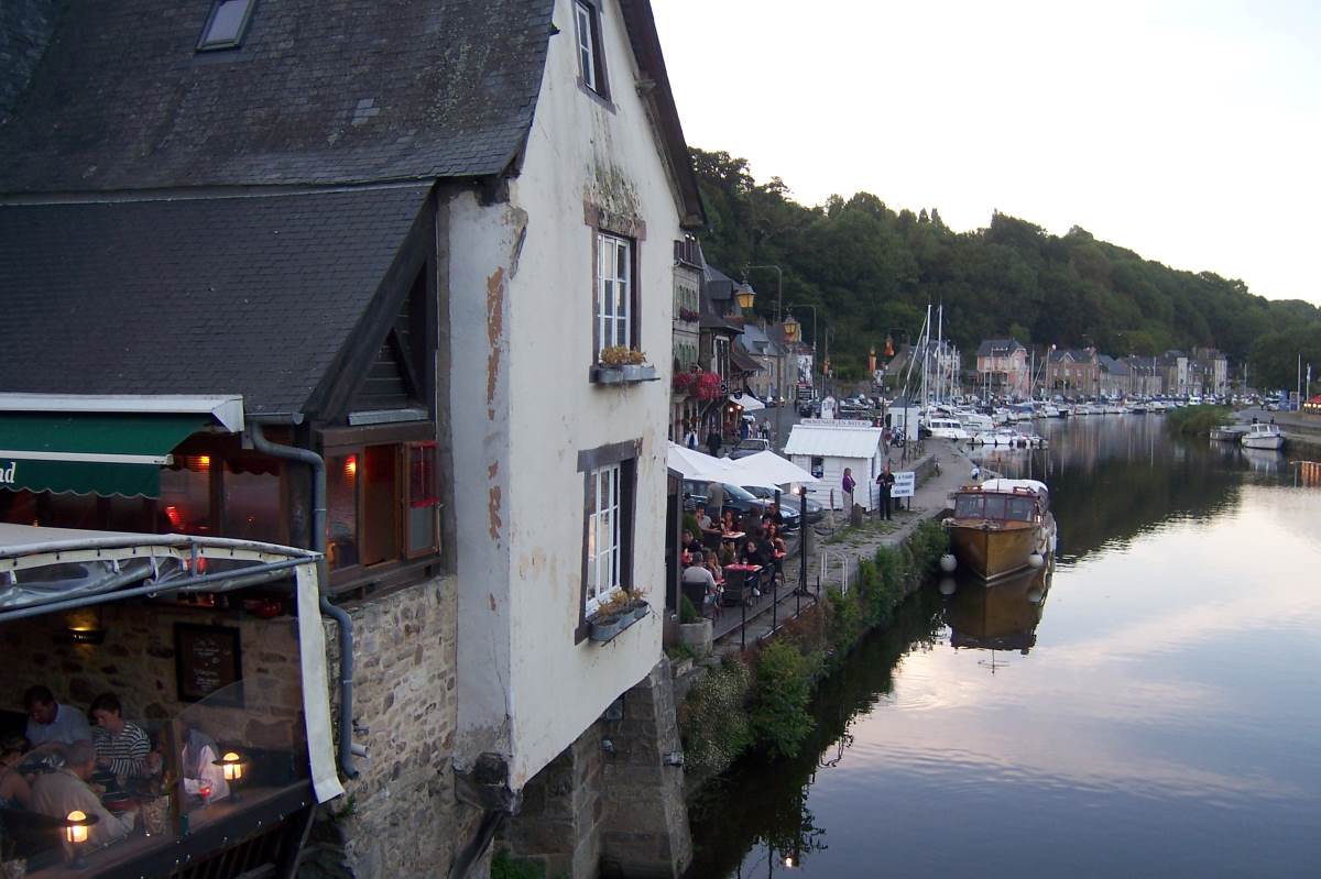 dinan bretaña beaux detours france