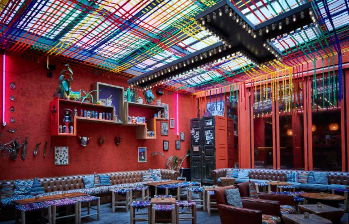 mezcaleria paris bar oculto clandestino hotel mexico