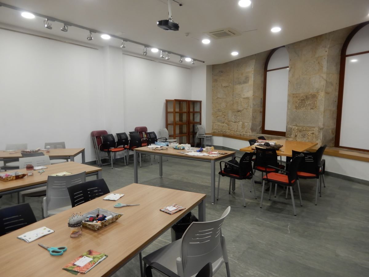 sala curso iniciacion costura aula concello omix a guarda