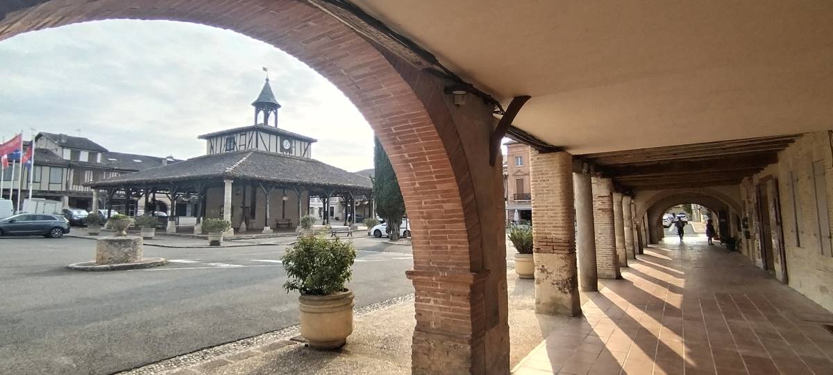 cologne delibes cite caractere francia bastida
