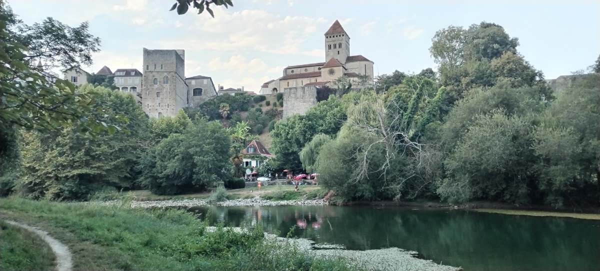 sauveterre de bearn rio playa francia