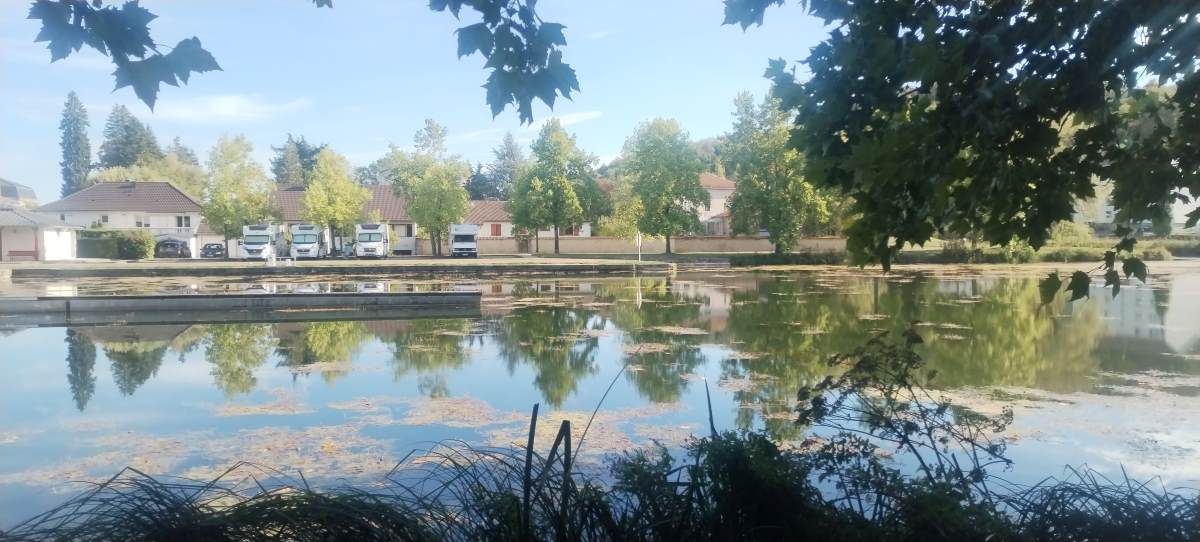 ligny en barrois canal francia rio spot autocaravanas