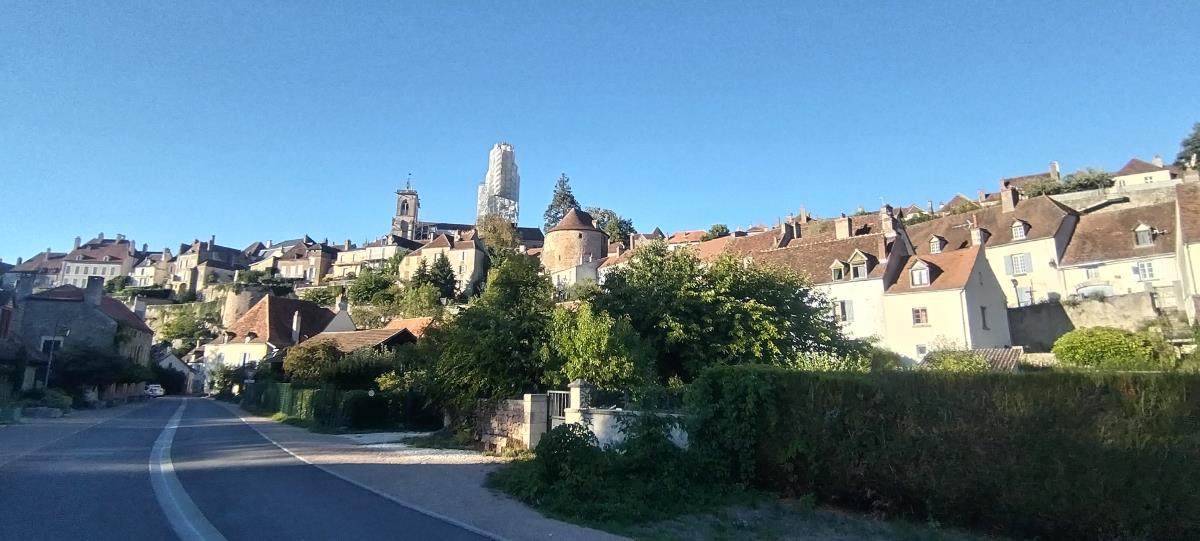semur en auxois francia medieval ruta urbana río